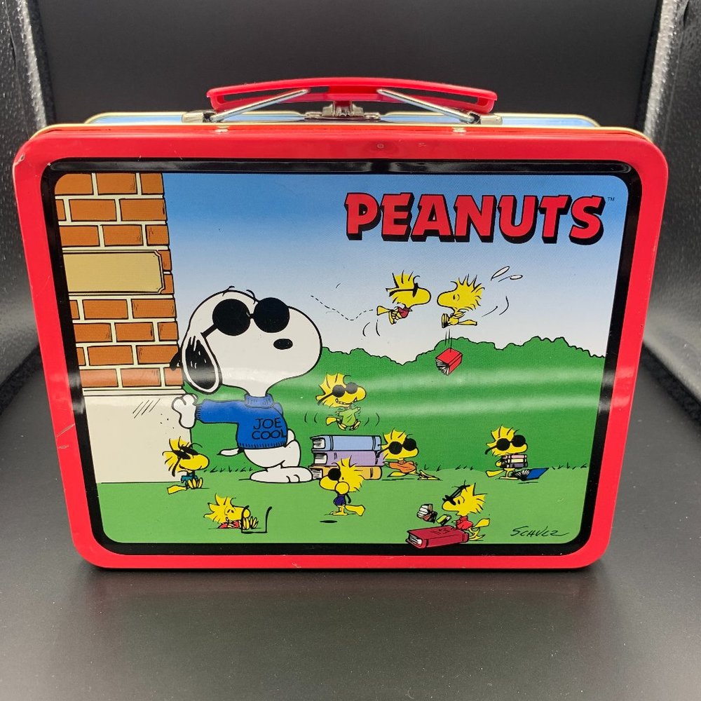 Vintage Snoopy Peanuts Metal Lunch Tin
